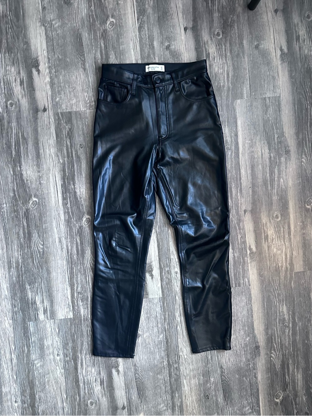 Abercrombie & Fitch Pleather Skinny High-Rise Pants – Size 4 – Black